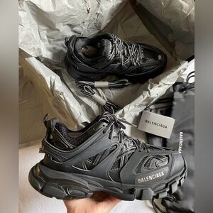 BLACK BALENCIAGA TRACK